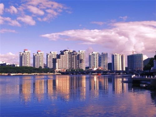 桔莓柚苹奶茶加盟在岳阳市要求多吗，岳阳市开奶茶加盟店前期投资大吗